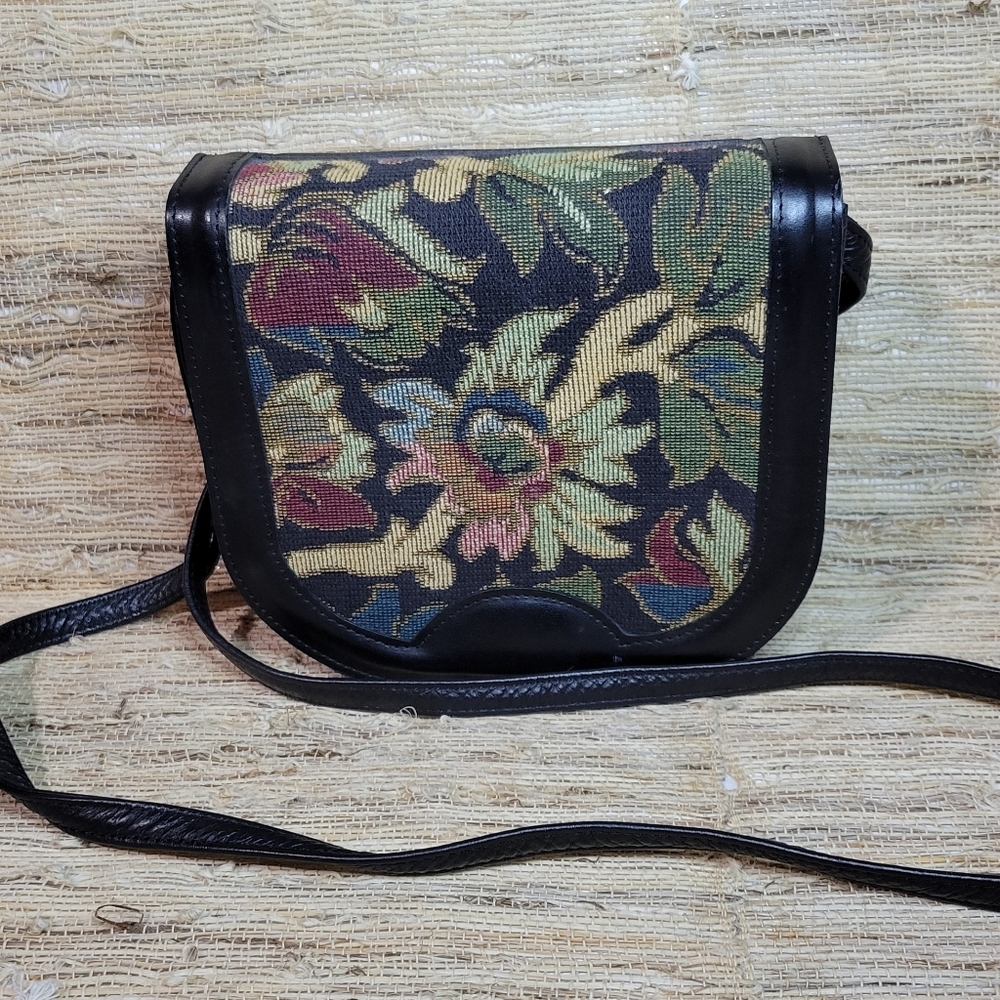 VINTAGE ROBERTO VASCON LEATHER CROSSBODY BAG